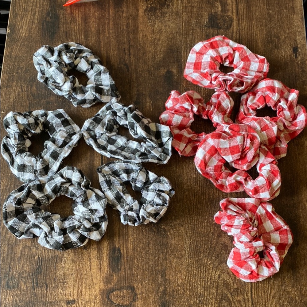 Plaid Scrunchie Set - Black and Red